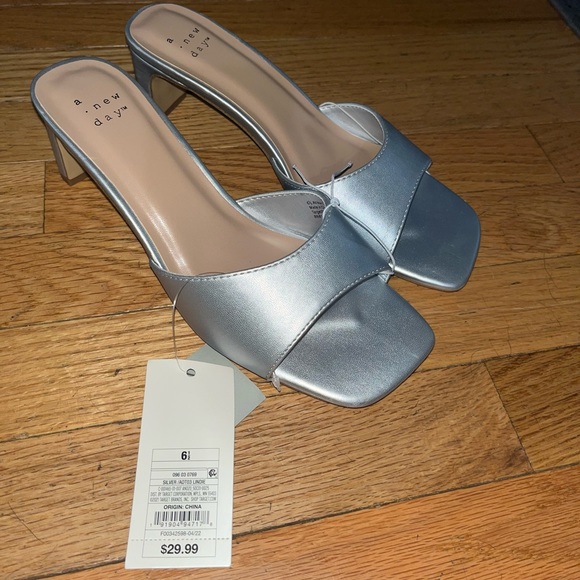 A New Day Silver Heels - Picture 5 of 5